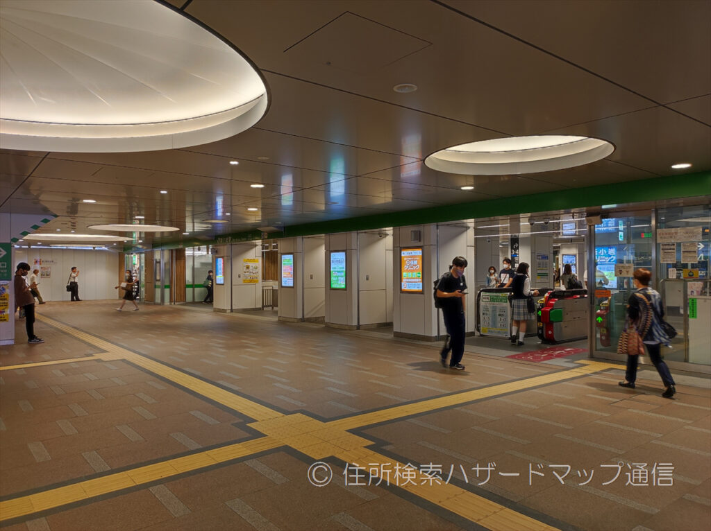 新小岩駅の改札の写真